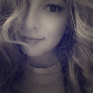 Meet your Posher, Izy